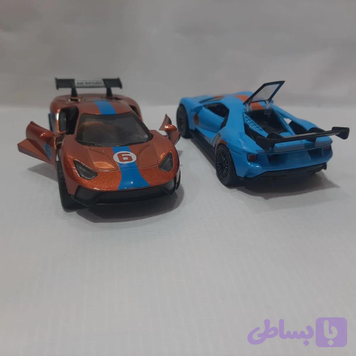 ماشین فلزی فورد موزیکال
