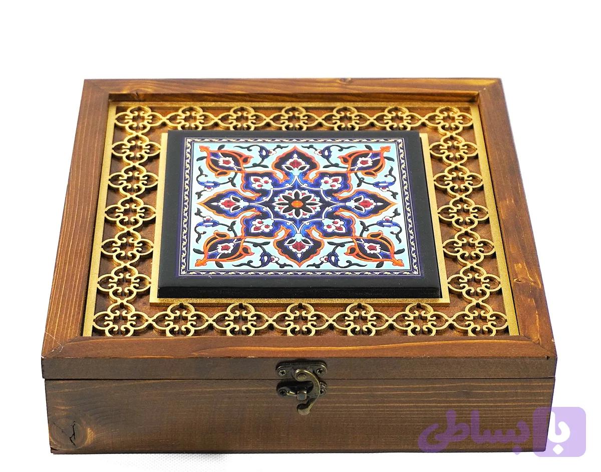 جعبه چوبی کاشی کاری شده