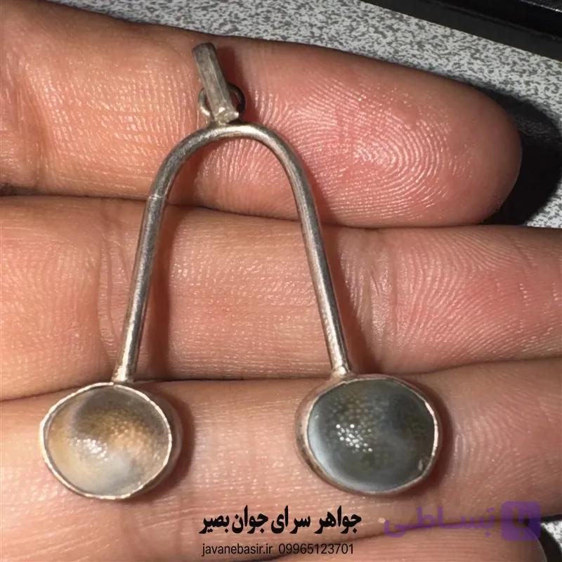 گردنبند مهره مار جفتی با قاب نقره دست‌ساز
