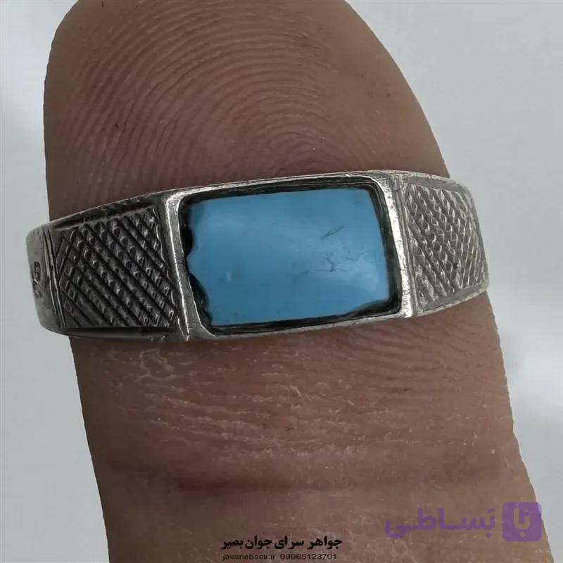 انگشتر فیروزه آسمانی با رکاب نقره قدیمی — تصویر 1