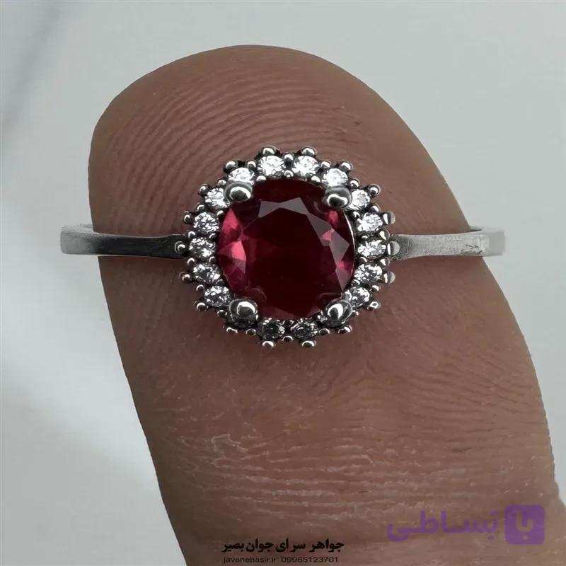 انگشتر یاقوت سرخابی با هاله نگین و رکاب نقره ۹۲۵ — تصویر 1