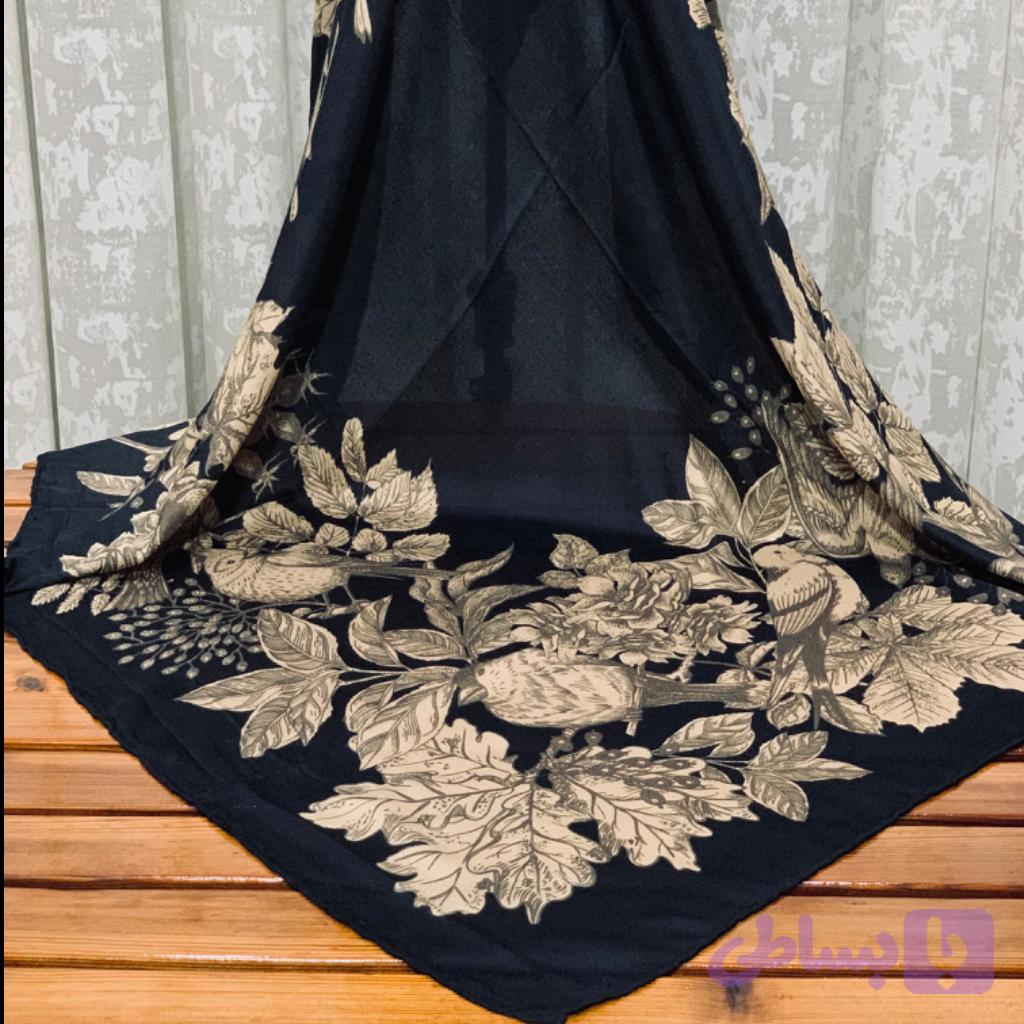روسری طرح گل و مرغ مشکی