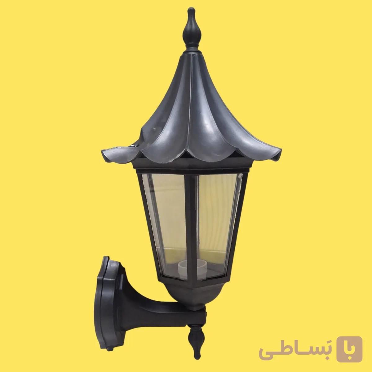 چراغ حیاطی دیواری چتری پلاستیکی — تصویر 1