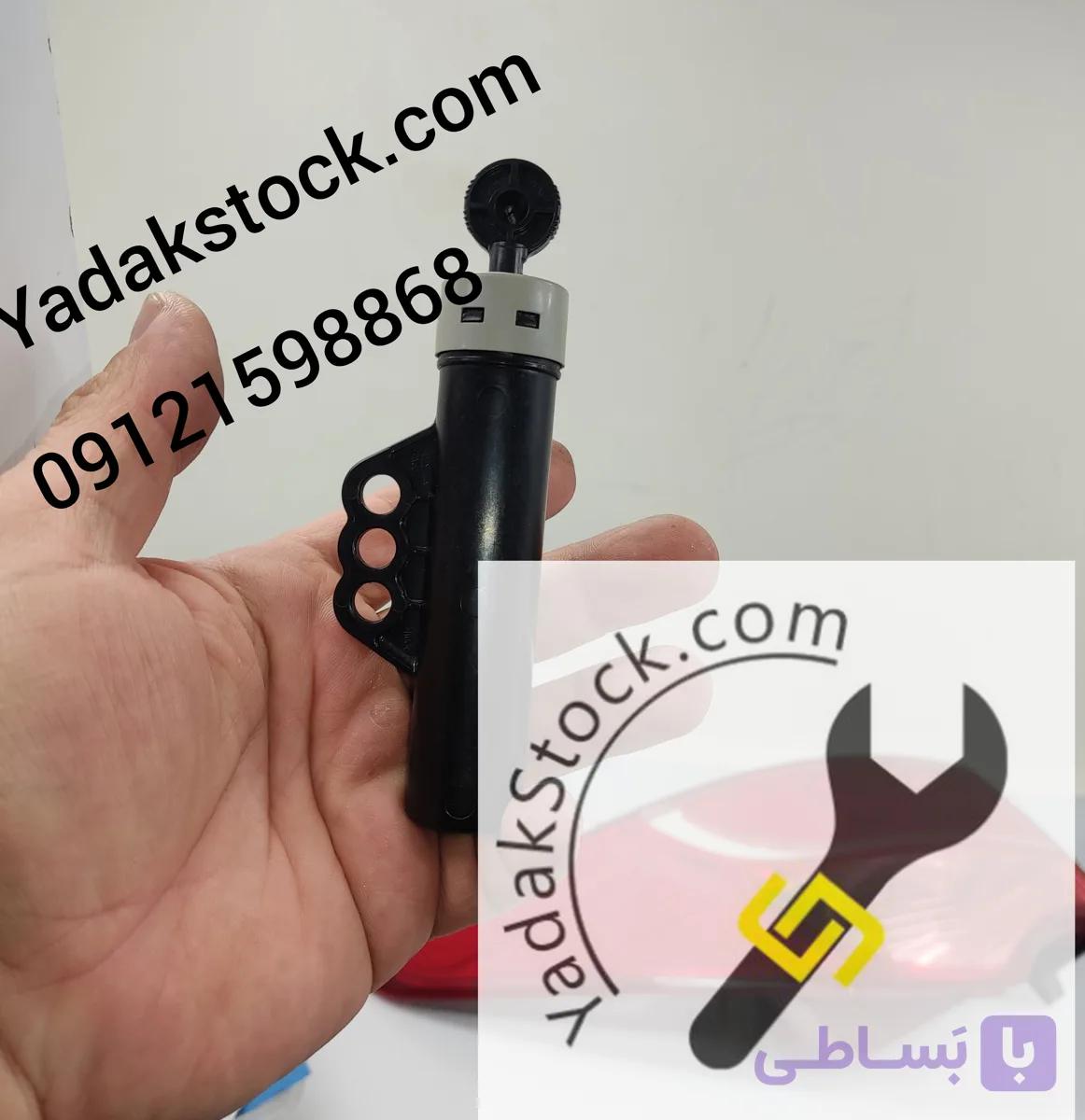 جک در داشبورد جنسیس سدان