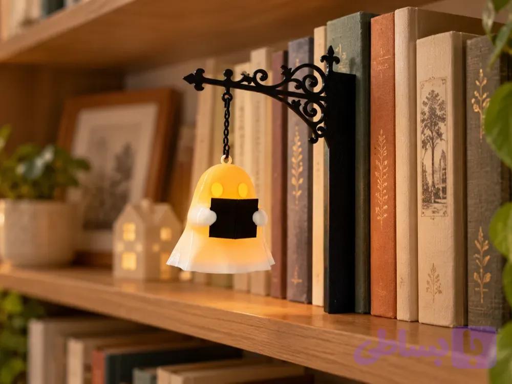 چراغ روح کتاب‌ به‌ دست