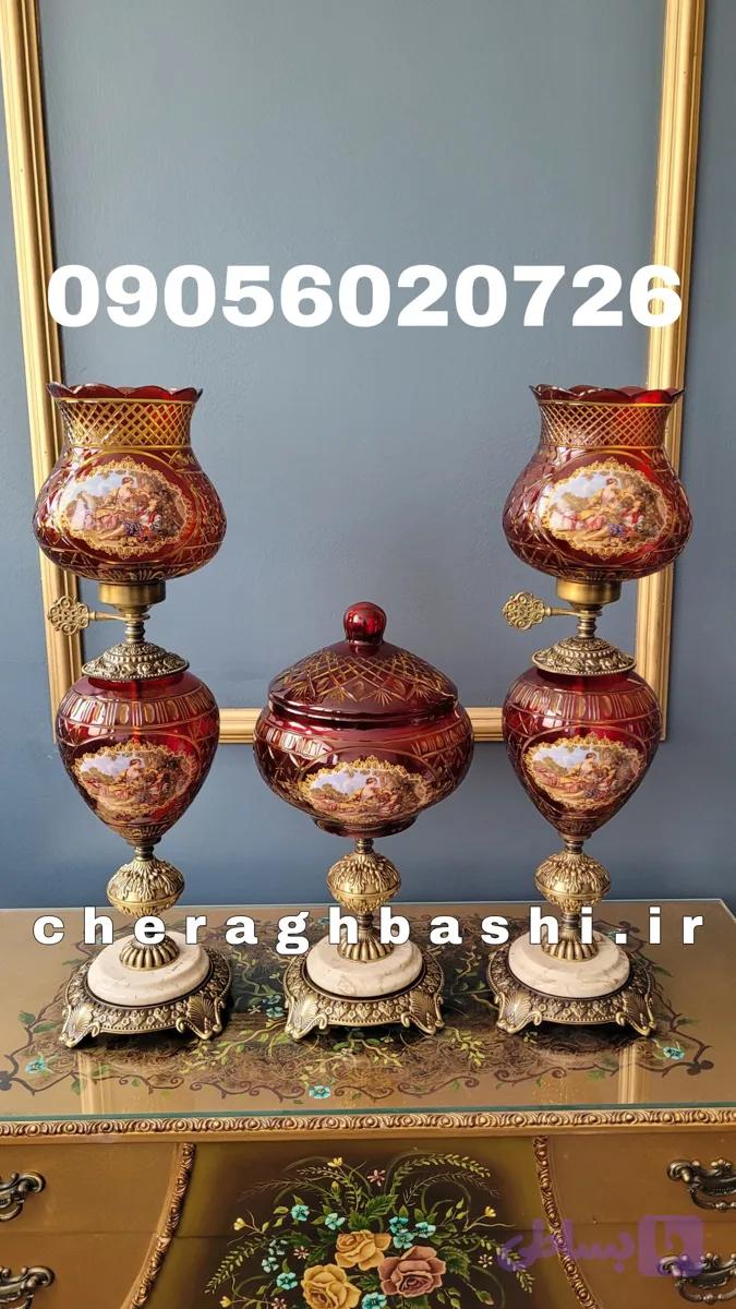 یک جفت چراغ نفتی به همراه شکلات خوری مدل تراش سلطنتی