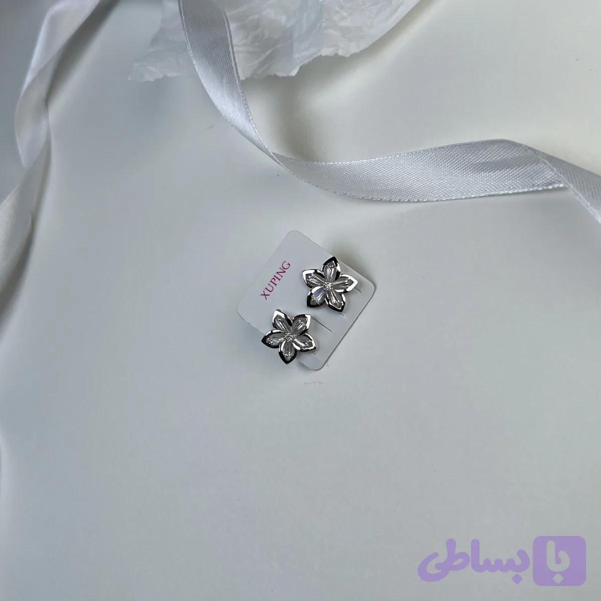 گوشواره گل نقره ای