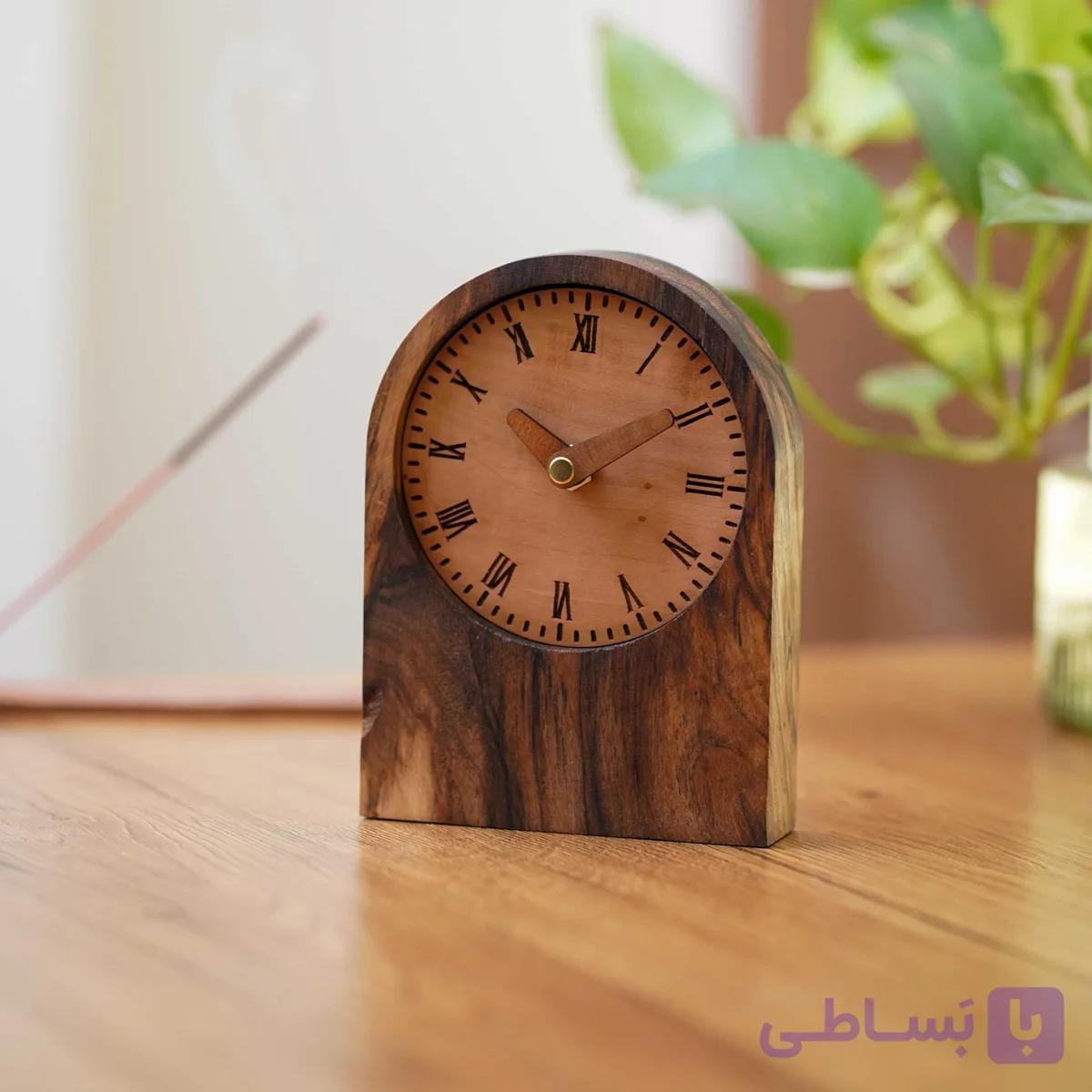 ساعت رومیزی چوبی مدل طاق — اعداد رومی + طراحی منحنی — چوب گردو طبیعی — تصویر 1
