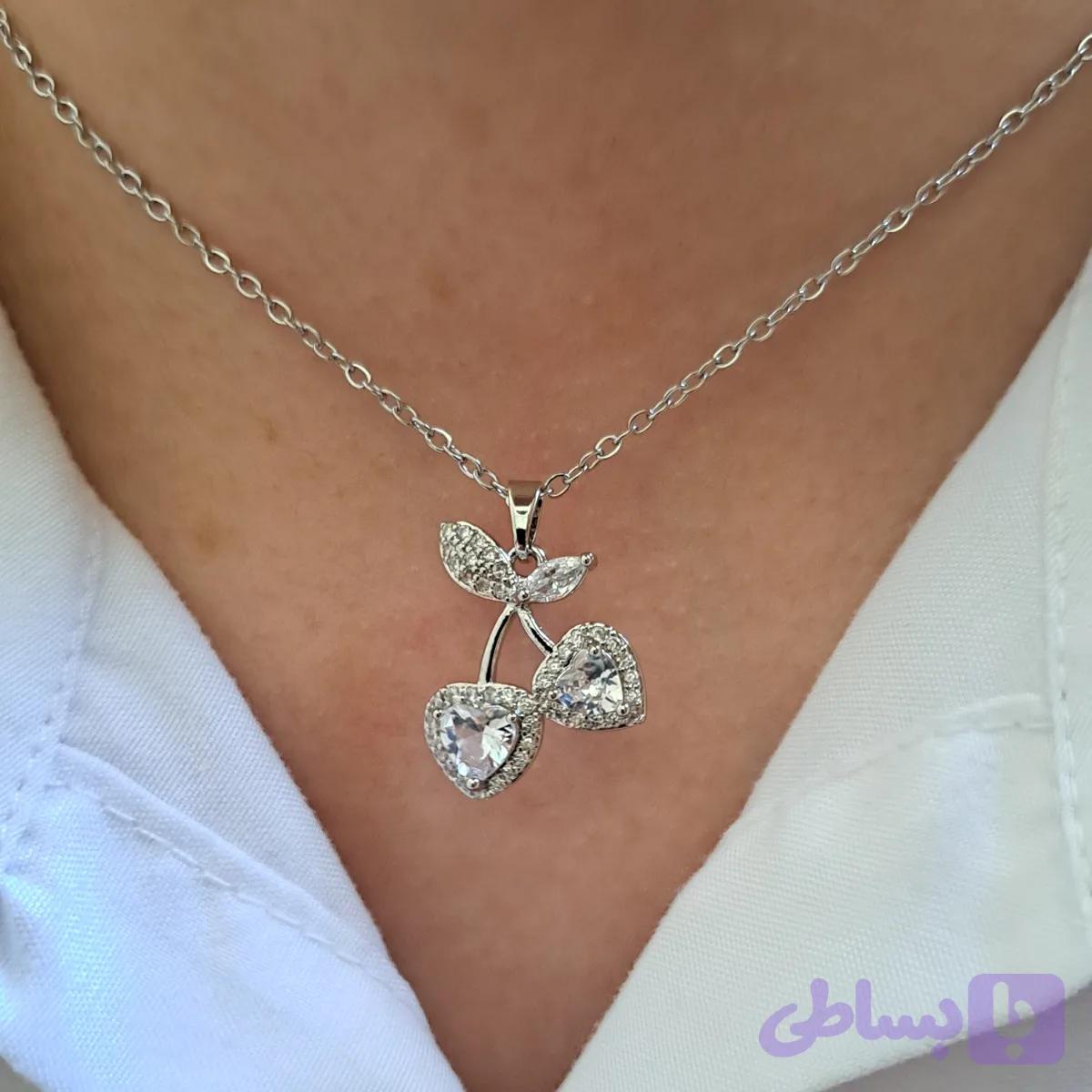 گردنبند گیلاس نگین سفید