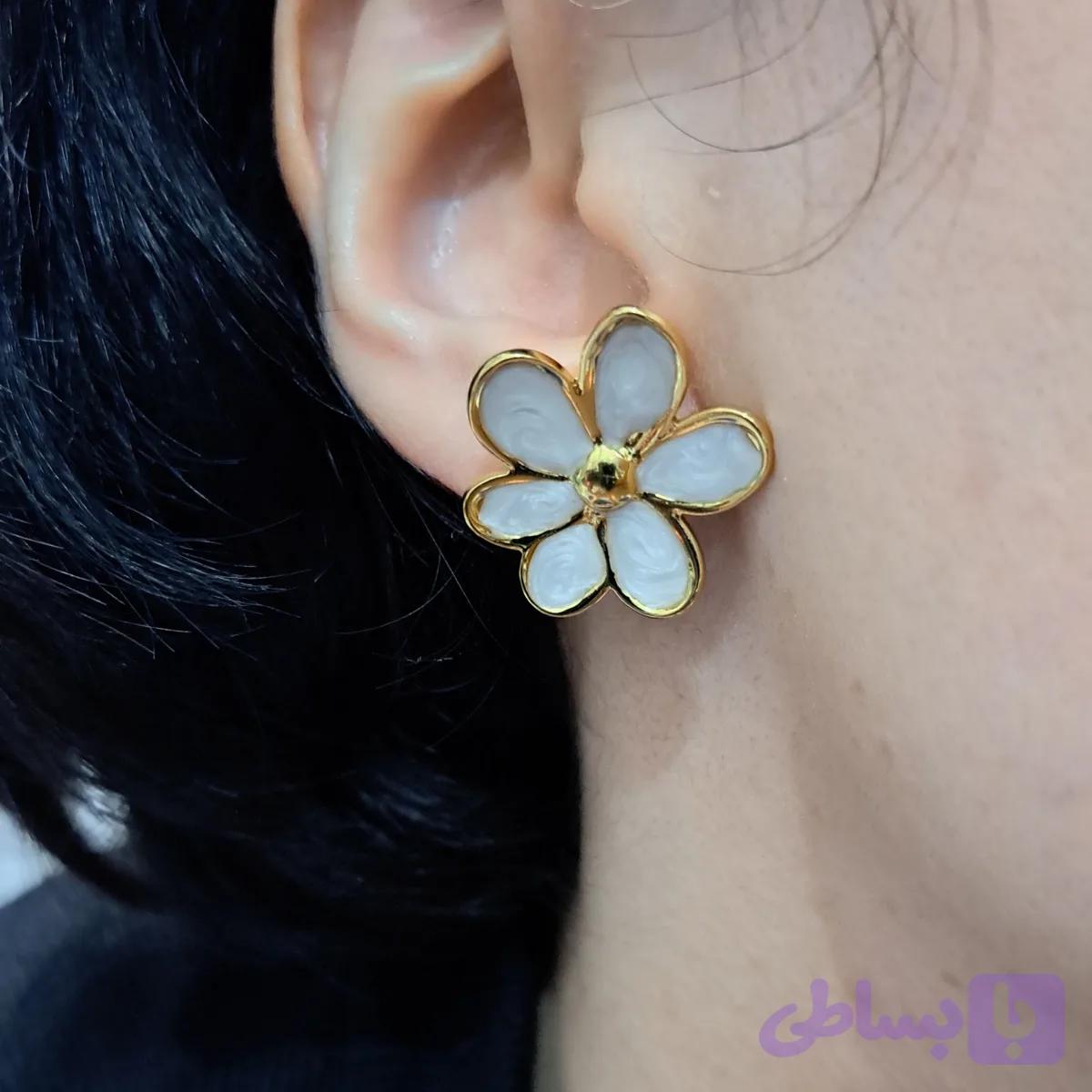 گوشواره میناکاری گل سفید
