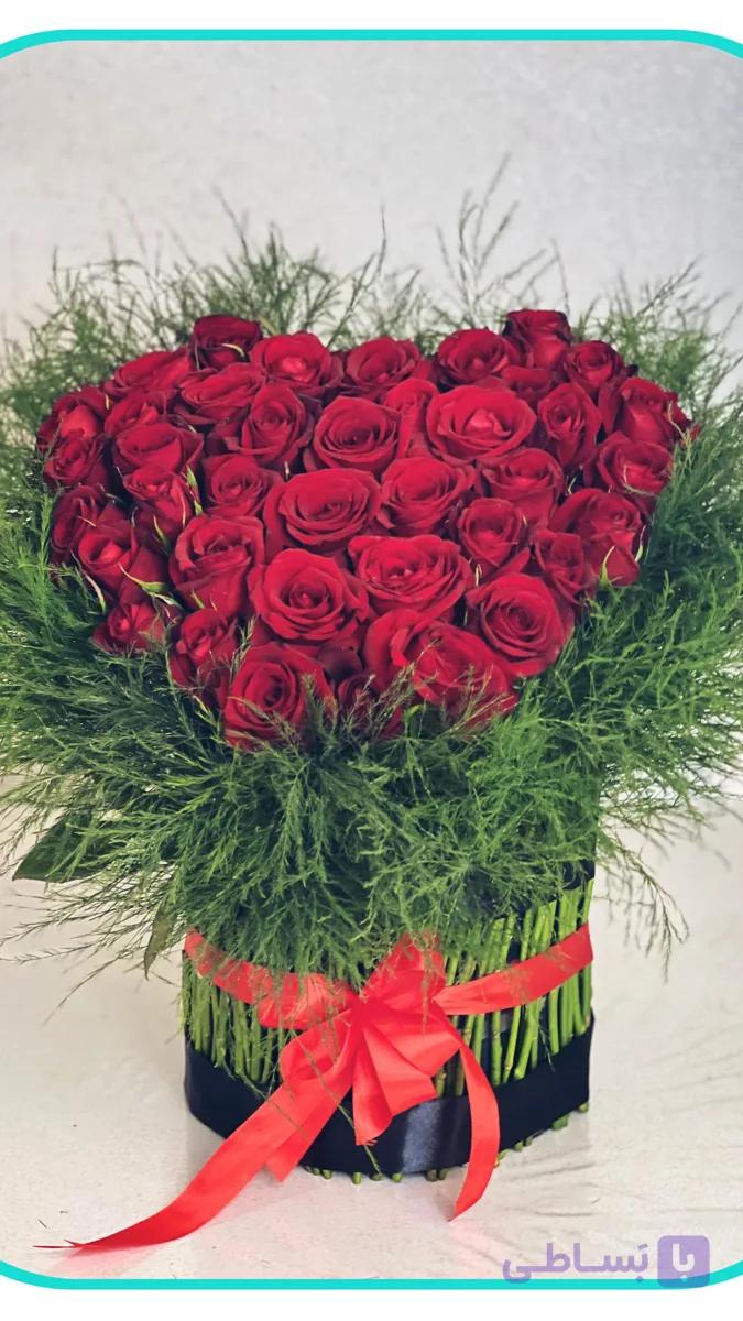 باکس گل قلب ایستاده رز