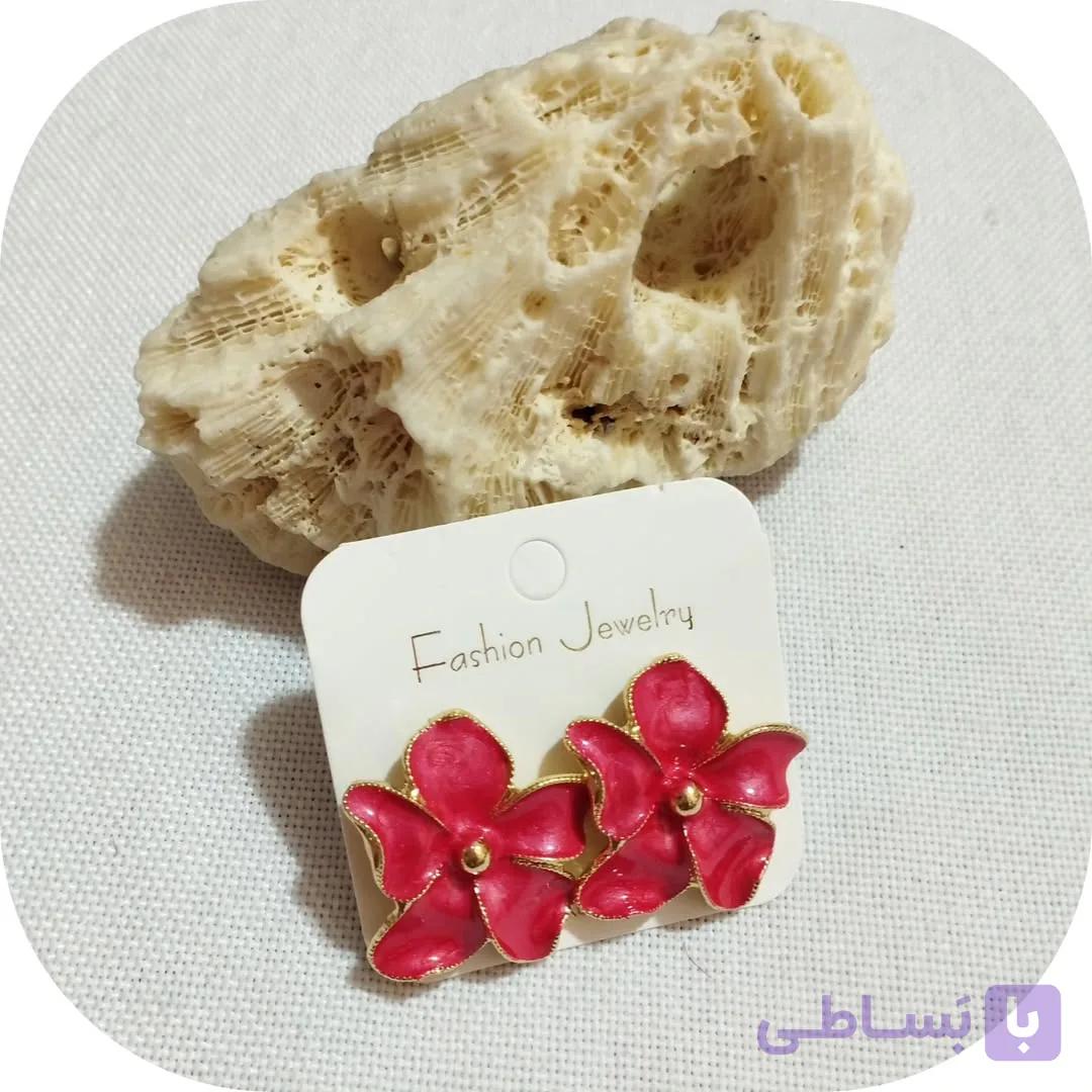 گوشواره میناکاری مدل میخی طرح گل در سه رنگ