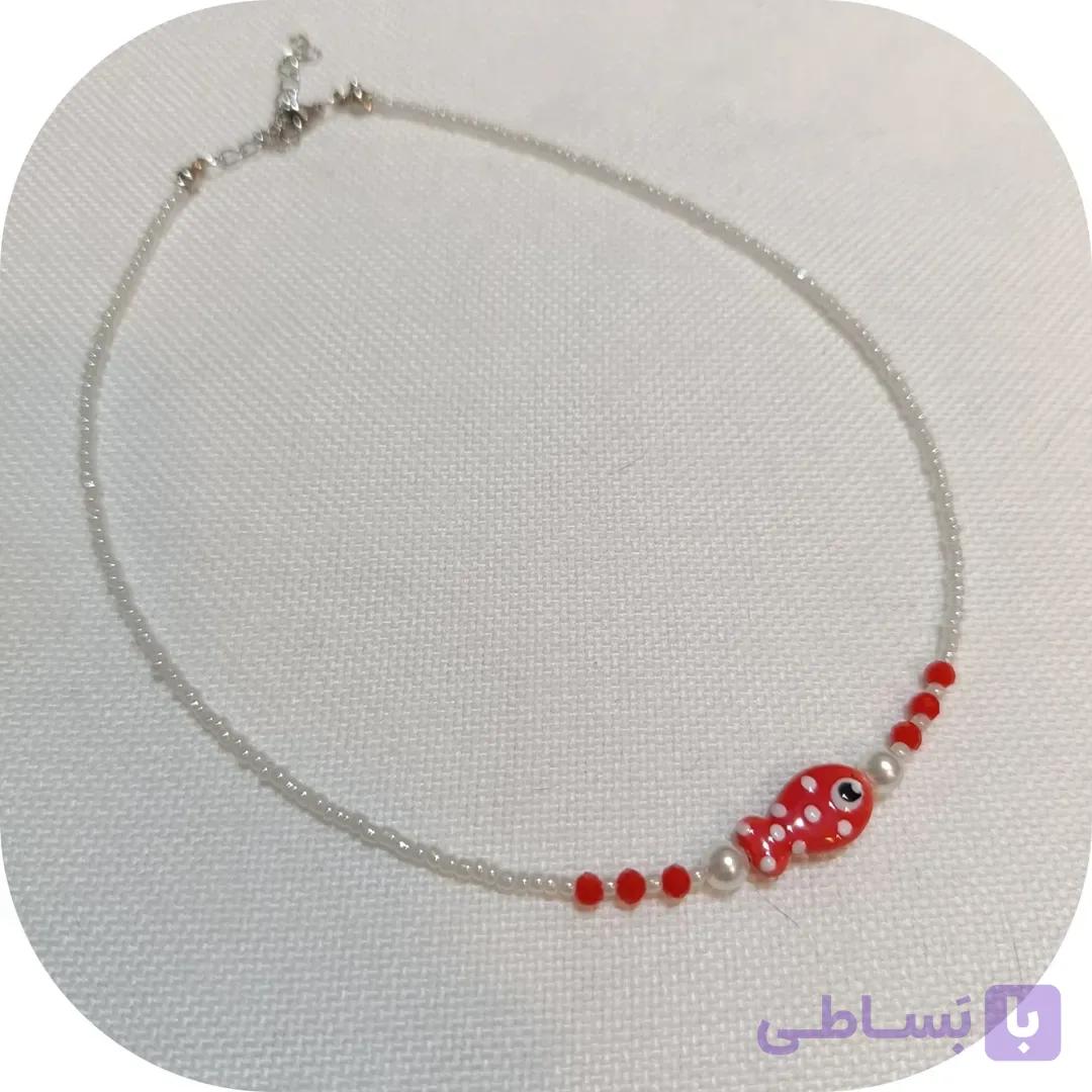 گردنبند دست‌ساز با مروارید سنگ مرجان و گل و دم وال