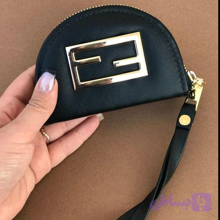 کیف جاکارتی زنانه FENDI — تصویر 1