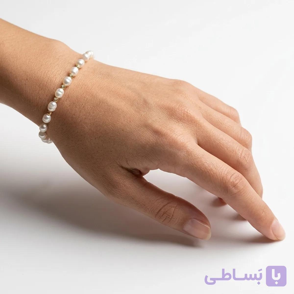 دستبند طلا و نخ مروارید و البرنادو لاکی — تصویر 1