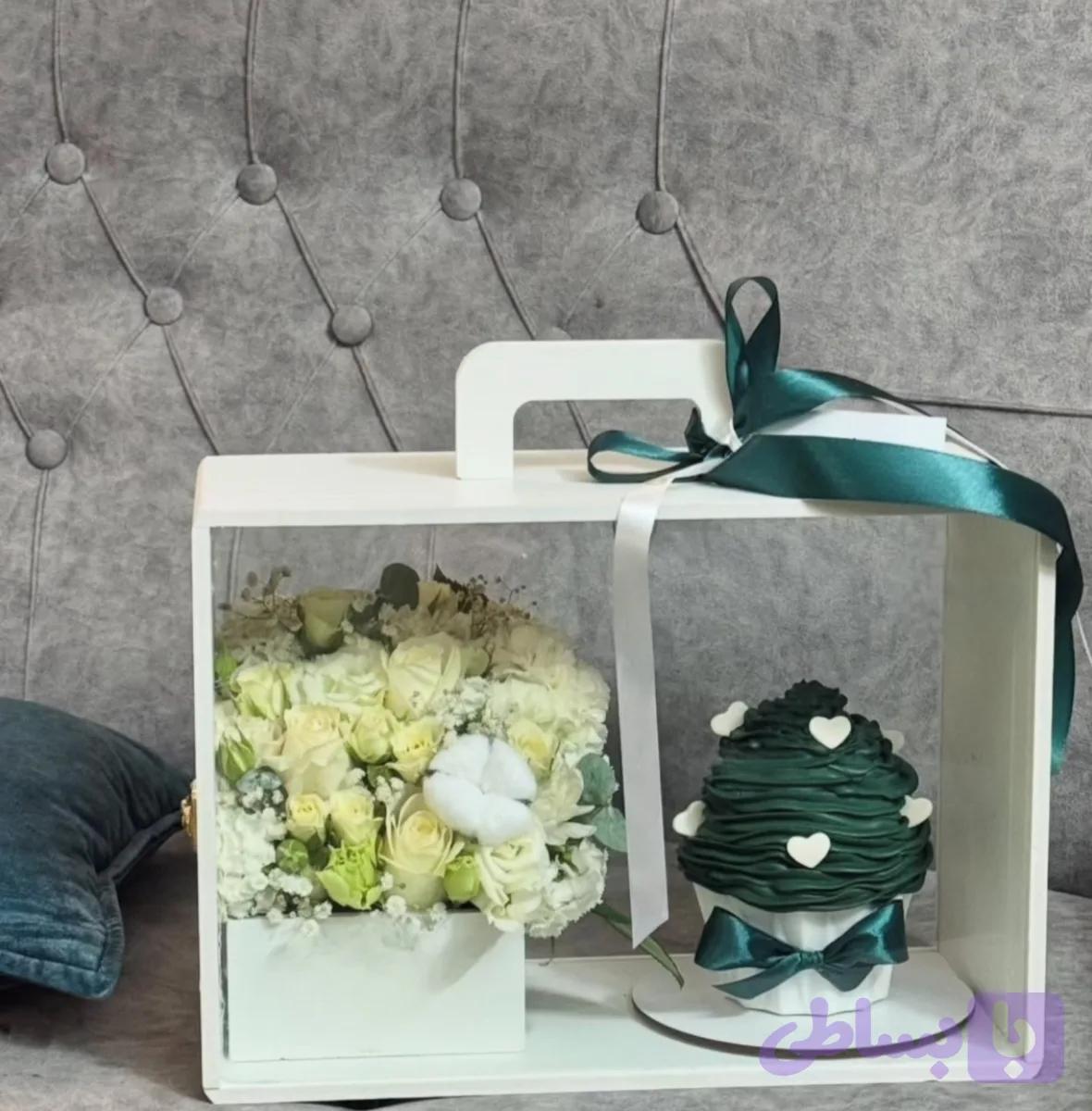 باکس گل و کیک تولد سبز کد کد 171