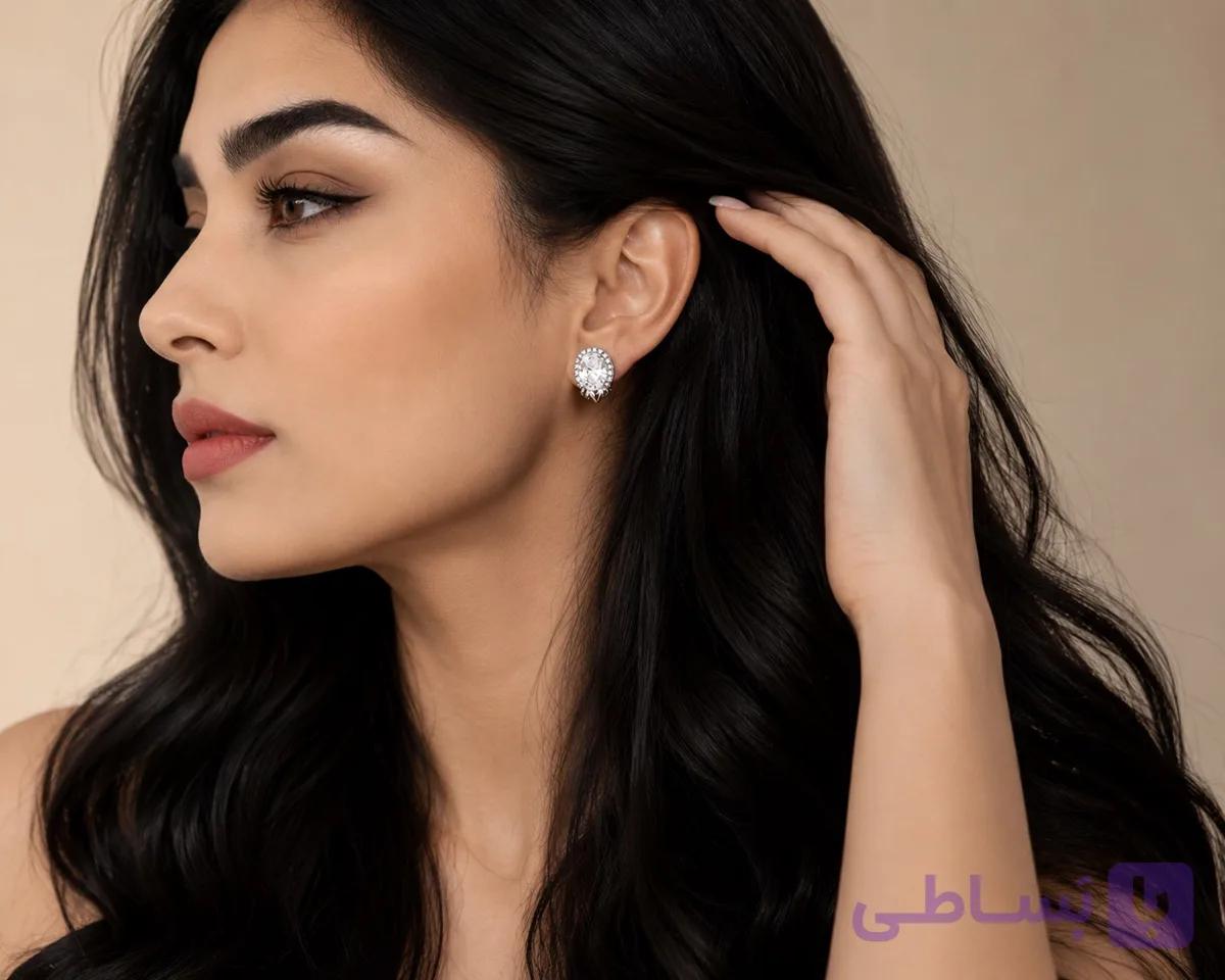 گوشواره میخی نقره زنانه مزین به سنگ ونگینهای براق