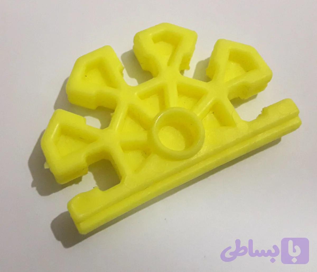 سازه مهندسی خلاقیت پنج پر زرد