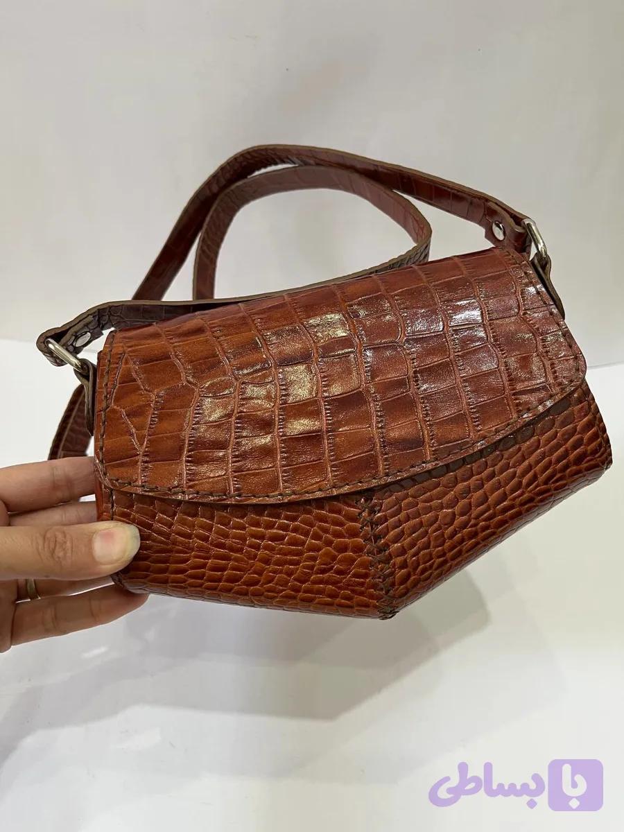 کیف دوشی چرم زنانه عسلی — تصویر 1