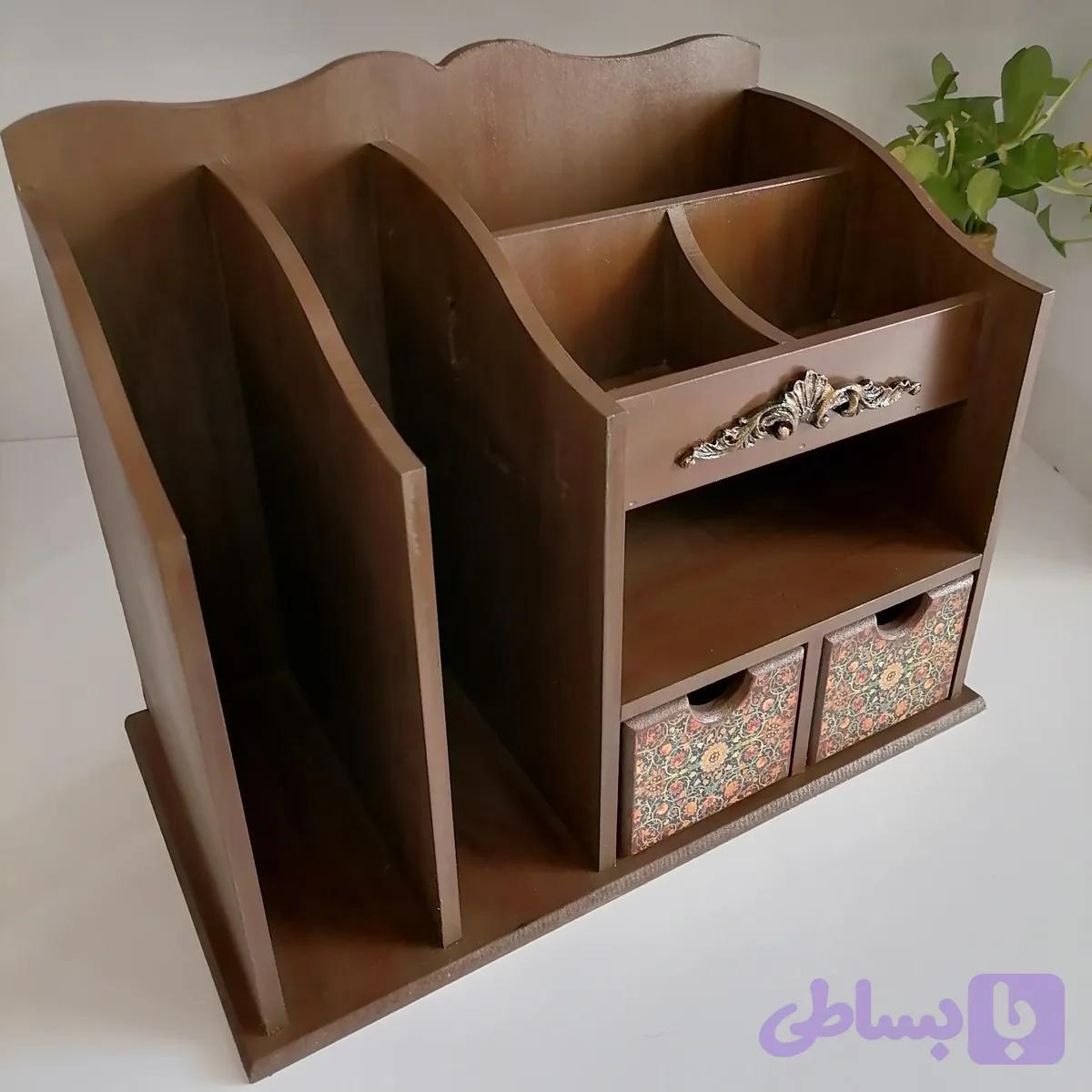 استند لوازم التحریر چوبی رنگ قهوه ای فندوقی