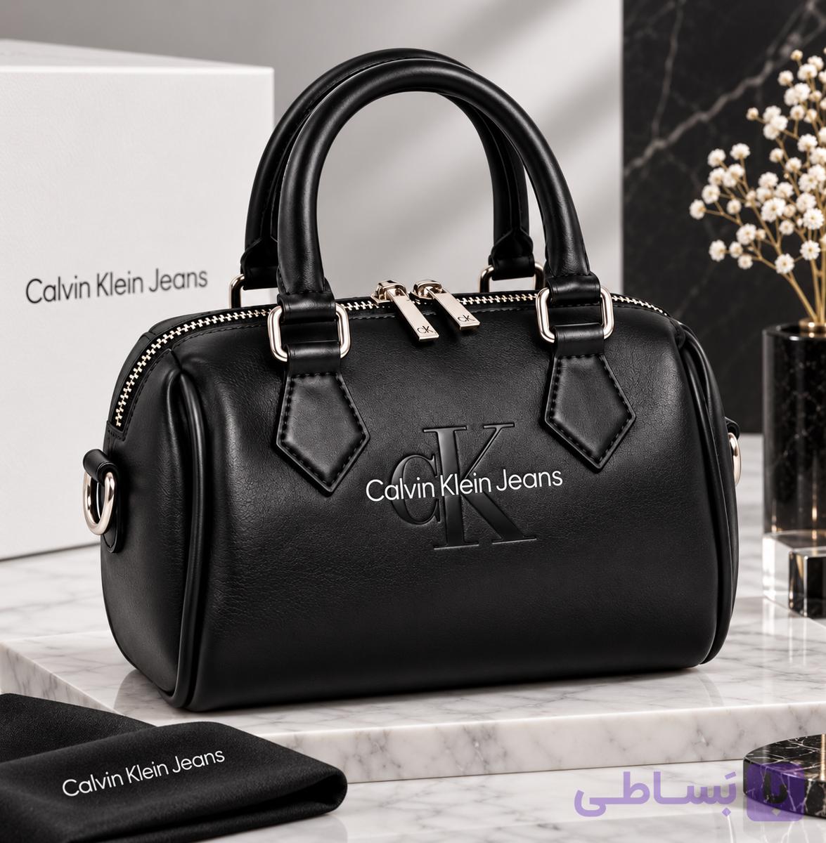کیف دوشی کوچک ‌Calvin Klein