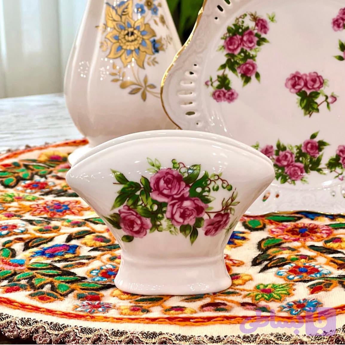 جادستمال کاغذی گلسرخی