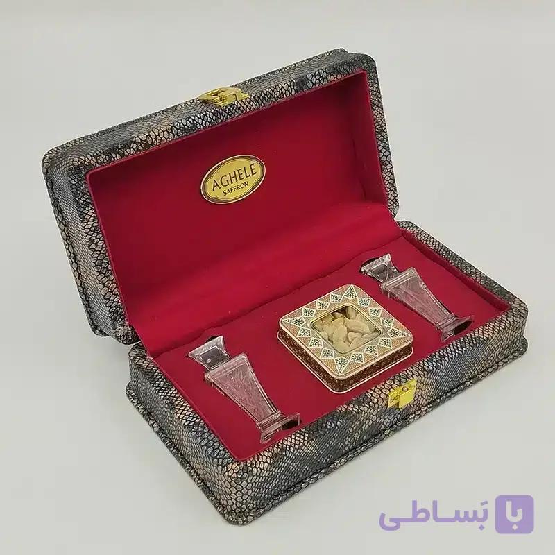 پک زعفران کادویی سوپرنگین 1.5 گرمی به همراه گل محمدی، هل و گلبرگ (کد 314) — تصویر 1