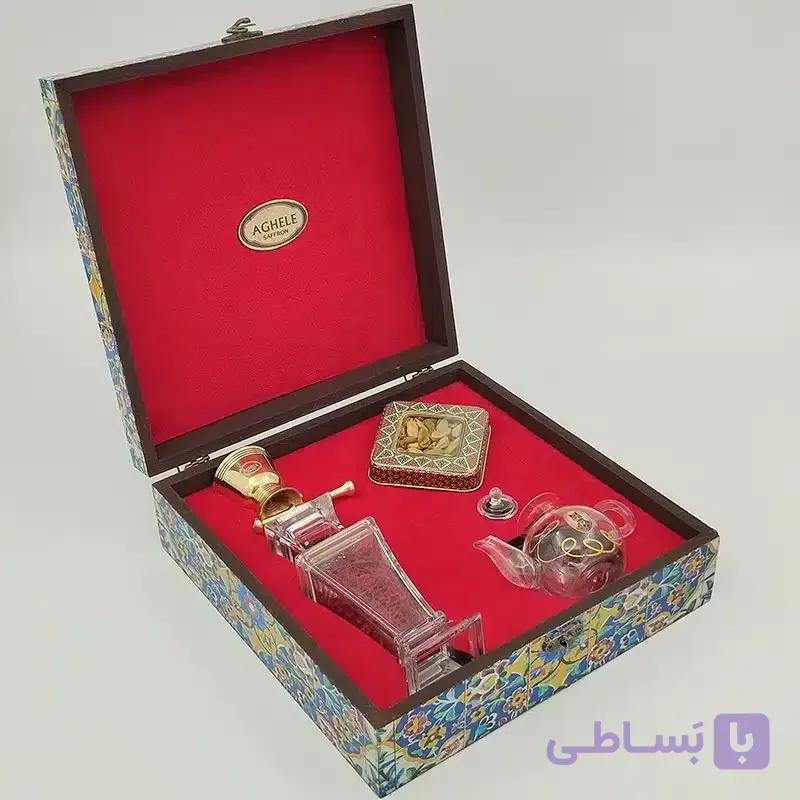 پک زعفران کادویی سوپرنگین 5 گرمی به همراه هل، هاون و قوری (کد 315) — تصویر 1