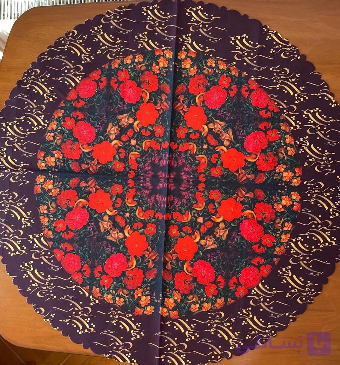 رومیزی گرد طرح گل و مرغ