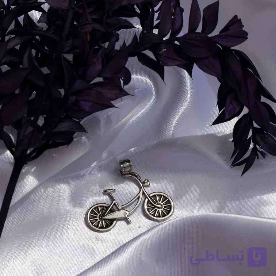 پلاک گردنبند مدل دوچرخه نقره ای