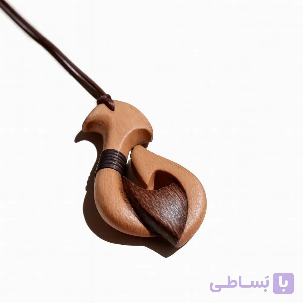 گردنبند قلاب ماهیگیری چوبی دو رنگ طرح فارور — تصویر 1