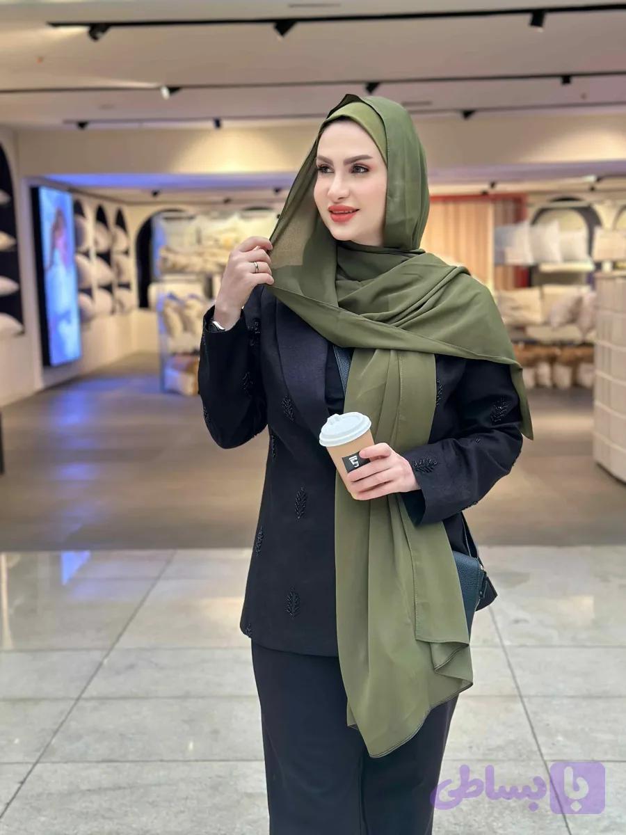 شال کلاهدار سبز