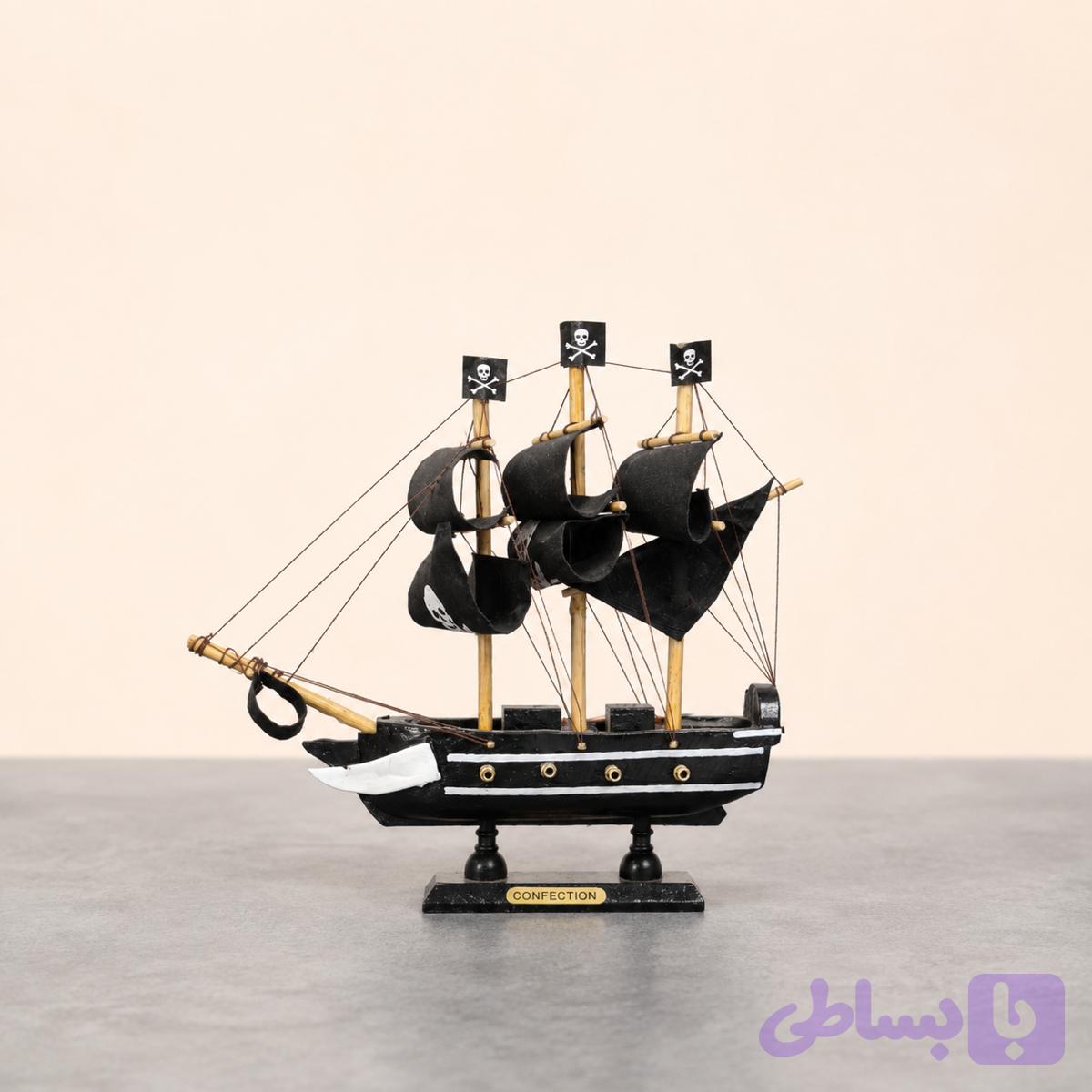 کشتی دزدان دریایی سایز متوسط رنگ مشکی