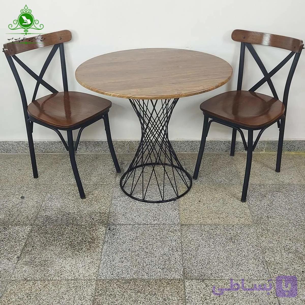 میز و صندلی ناهارخوری چهار نفره فلزی مدل لهستانی — تصویر 1