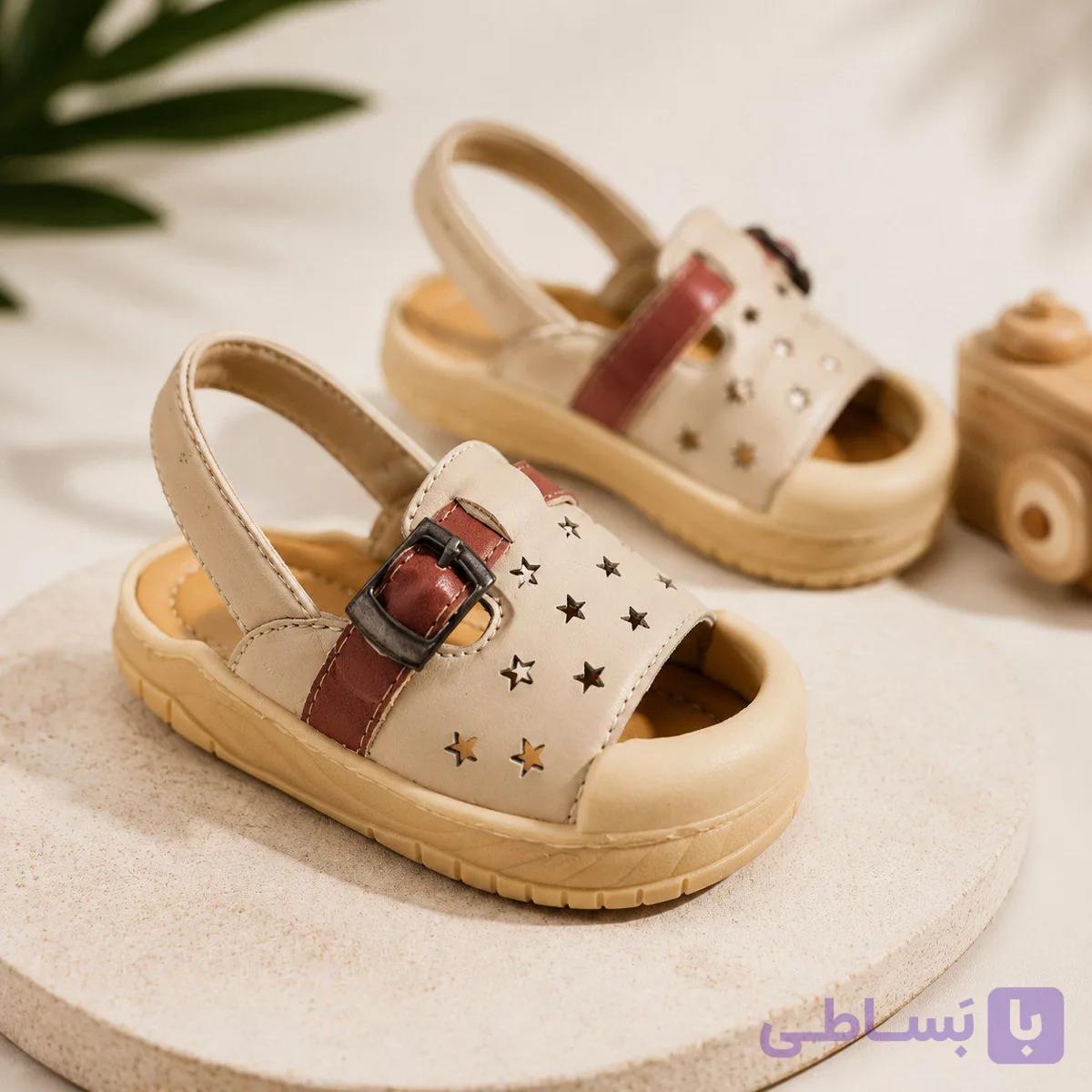 صندل دخترانه کاپدار کرم — تصویر 1