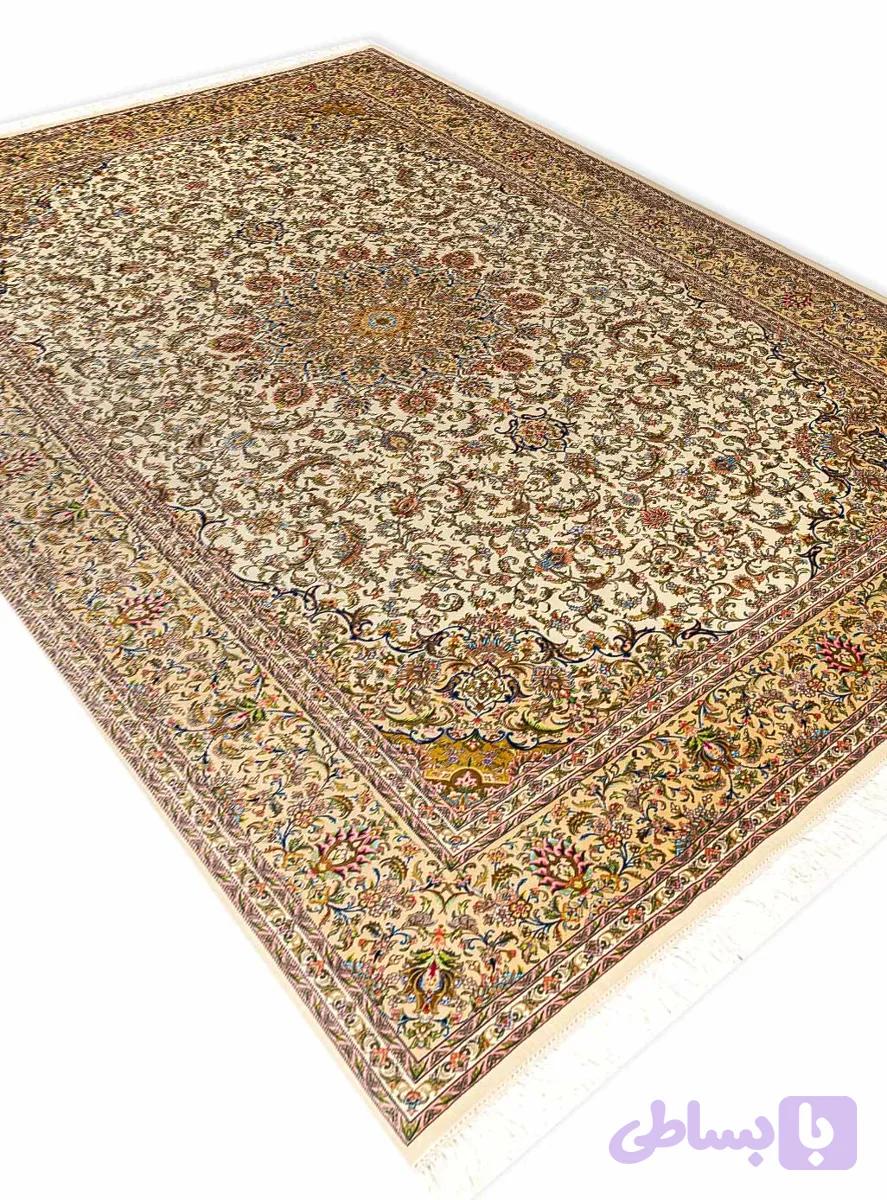 فرش ابریشم طرح ماندگار رنگ کرم 1700 شانه تراکم 5100 کد Q201 — تصویر 1