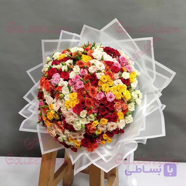 دسته گل رز مینیاتوری رنگارنگ — تصویر 1