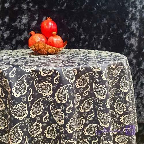 رومیزی سفره ای 4 نفره مربع  طرح تمشک دور دوز