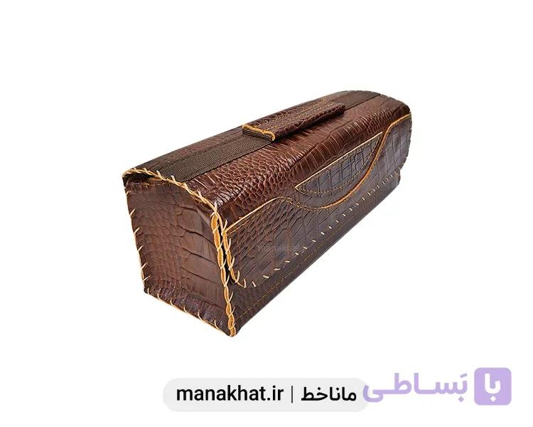 کیف لوازم خوشنویسی و هنری چرم طبیعی گردویی طرح دار — تصویر 1