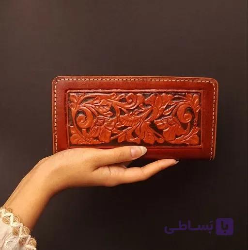 کیف کارت پول و موبایل چرم طبیعی حکاکی طرح ونداد — تصویر 1