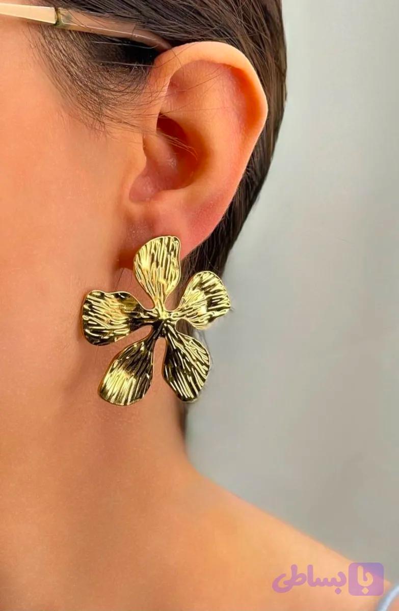 گوشواره طرح گل طلایی