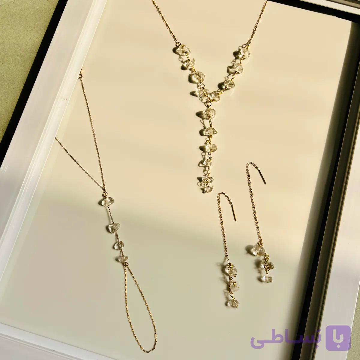 ست کوارتز شفاف؛ گردنبند، دستبند و گوشواره