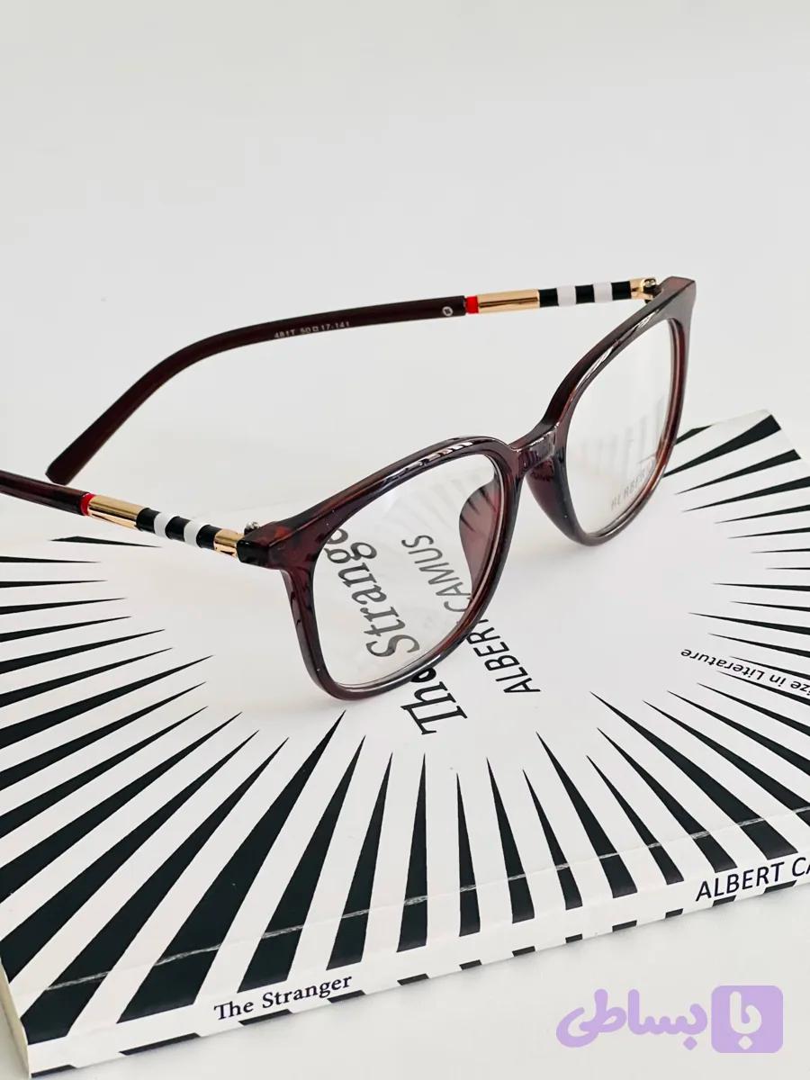 عینک طبی یونیسکس فریم کائوچو قهوه ای برند Burberry اورجینال — تصویر 1