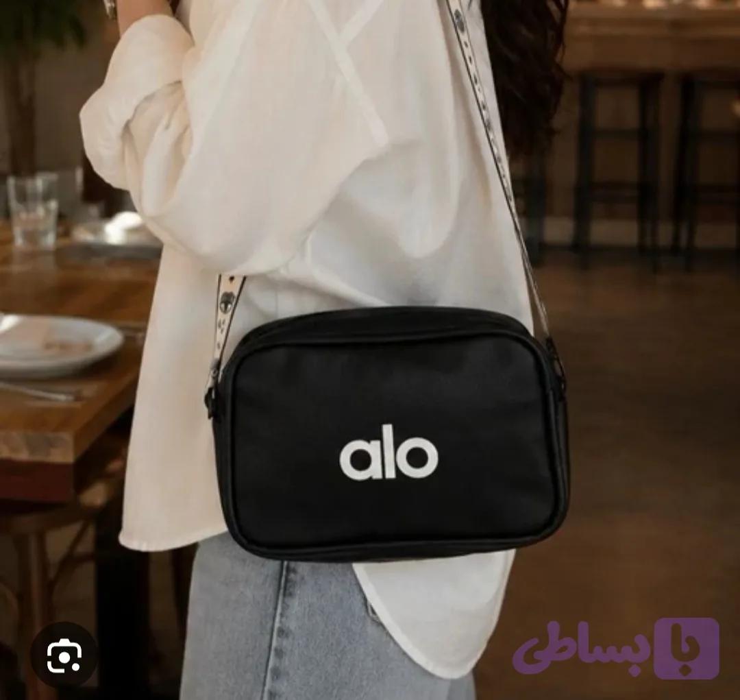 کیف پاسپورتی بسیار جا دار با بندبلند — تصویر 1