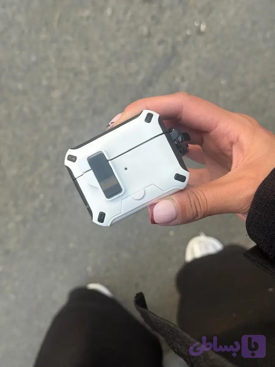 کاور ایرپاد Locker Stand مگنتی و قفل‌دار با استند موبایل طرح کربنی — تصویر 1
