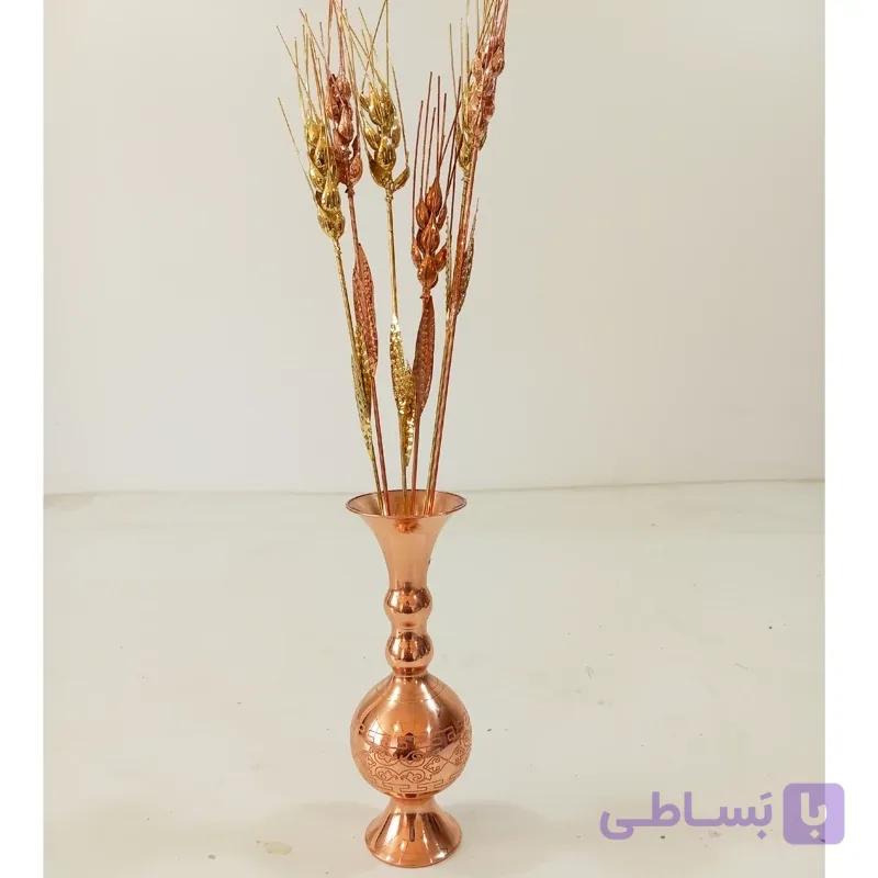 گلدان مسی دست ساز سایز یک همراه با شش عدد سنبل مسی و طلایی