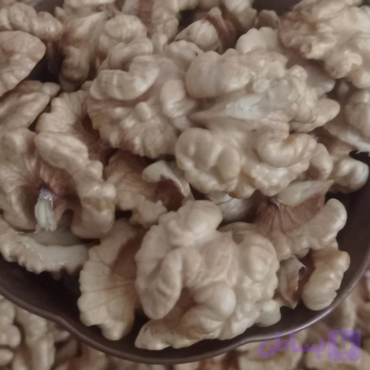 مغز گردو صادراتی سوپر تویسرکان یک کیلویی دستچین پرچرب