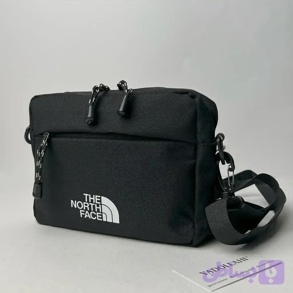 کیف دوشی مشکی The North Face با چاپ برجسته سفید — تصویر 1