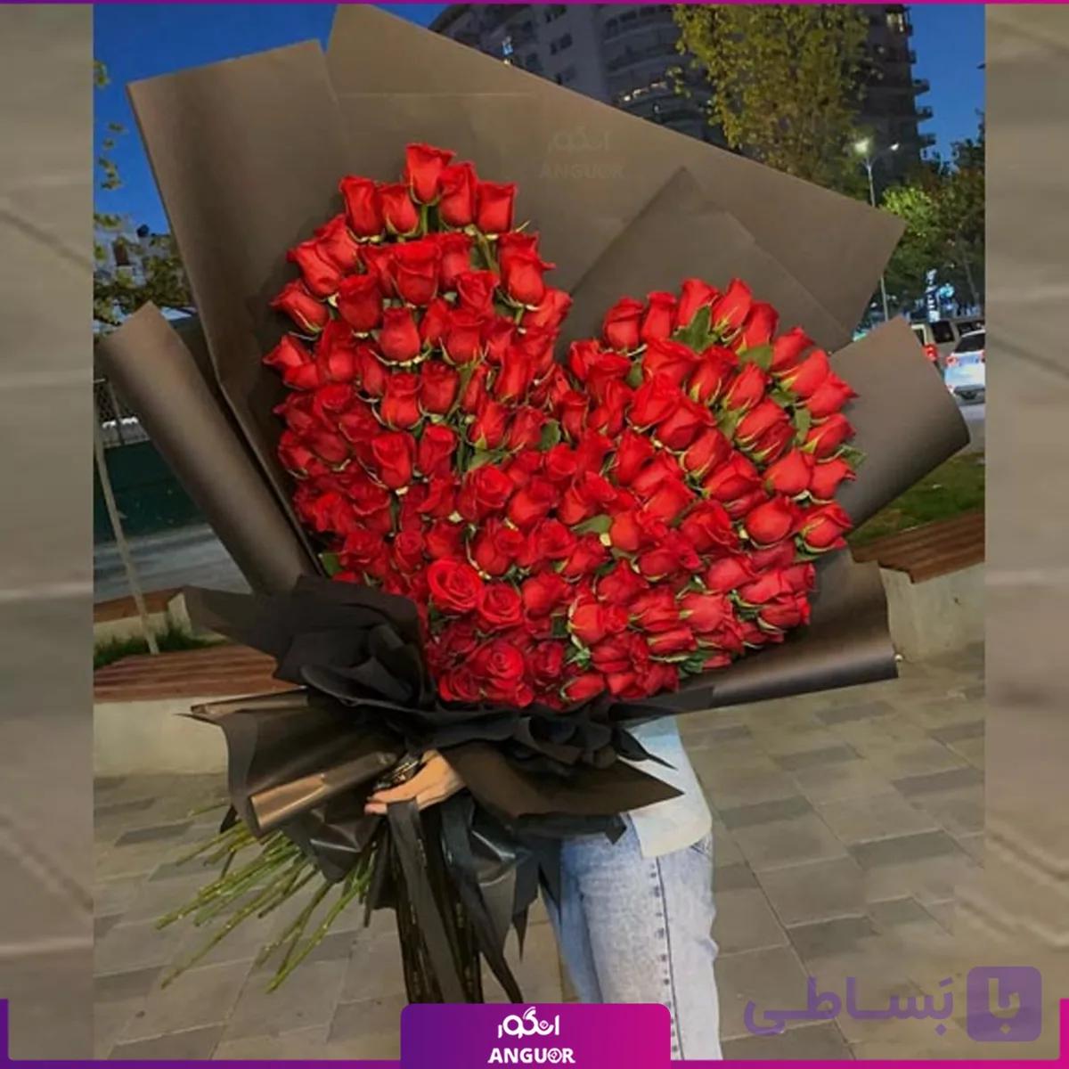 دسته گل قلب سرخ 160 شاخه بزرگ (مخاطب خاص)