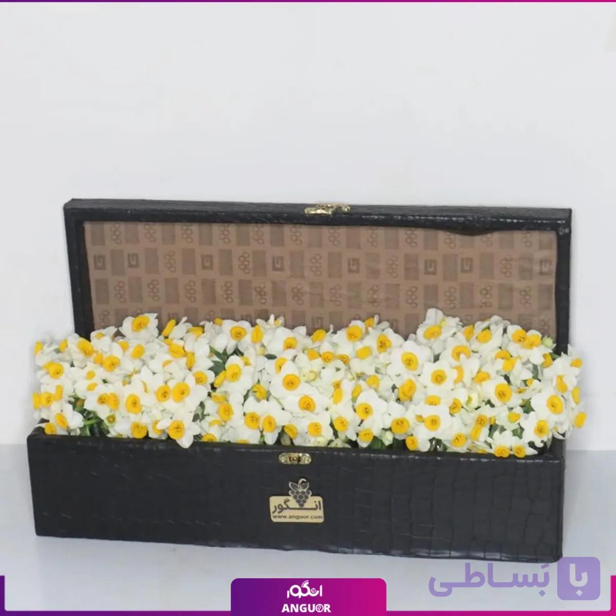 باکس گل نرگس 80 شاخه مستطیل — تصویر 1